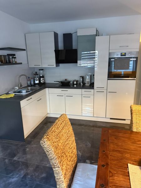 Drei Zimmer in Limburg: Helle Wohnung im dritten Obergeschoss